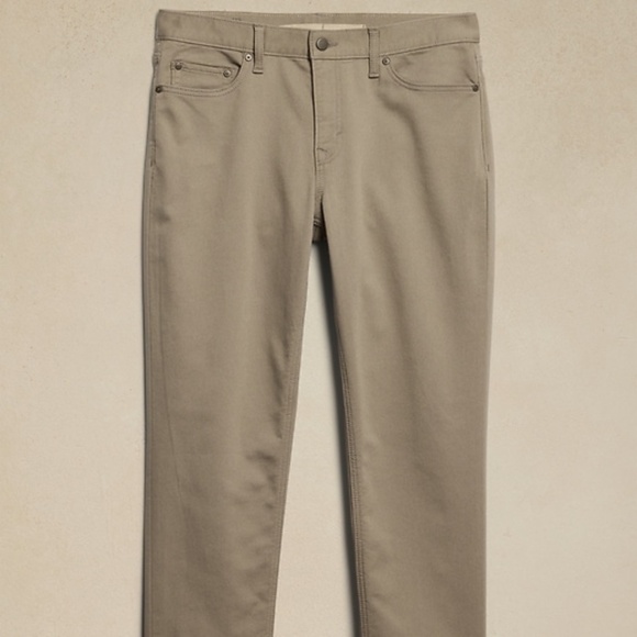 Men’s slim fit travel pant from Banana Republic | 32x32 - Picture 2 of 10